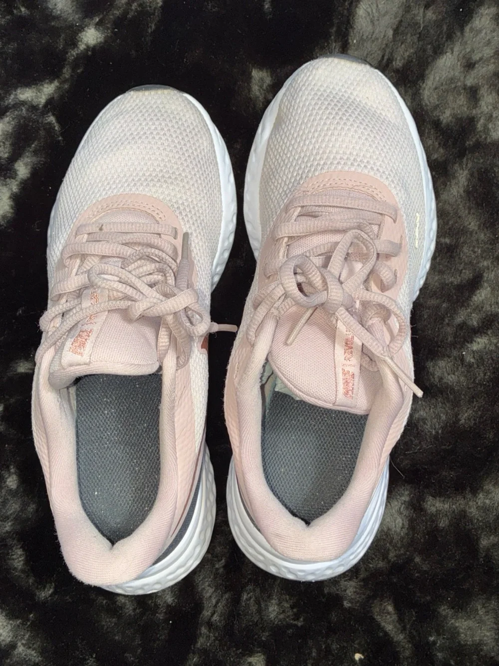 Nike Revolution 5 Womens 7 Running Shoes Pink Rose Gold BQ3207-600 Sneakers